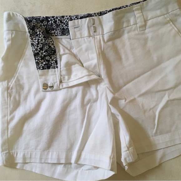 LAND’N SEA WHITE SHORTS - Picture 2 of 4